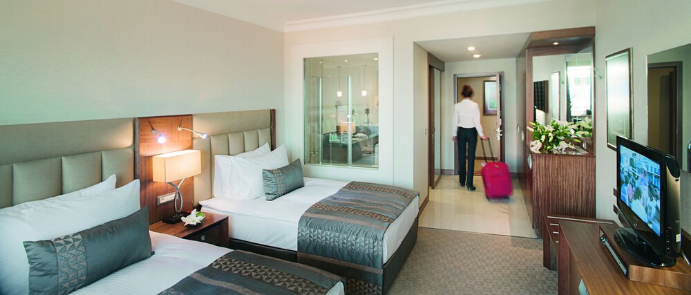 Movenpick Hotel Izmir 5 Hrs Star Hotel In Izmir