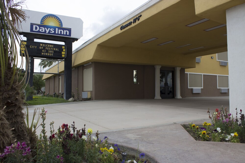 Book Days Inn Indio In Hotels Days Inn Indio