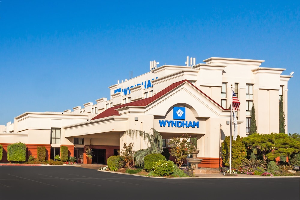 Book Wyndham Visalia In Hotels Wyndham Visalia