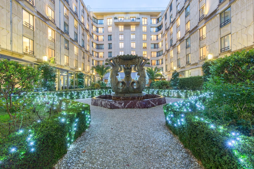 Book L'Hotel du Collectionneur Arc de Triomphe in Paris | Hotels.com