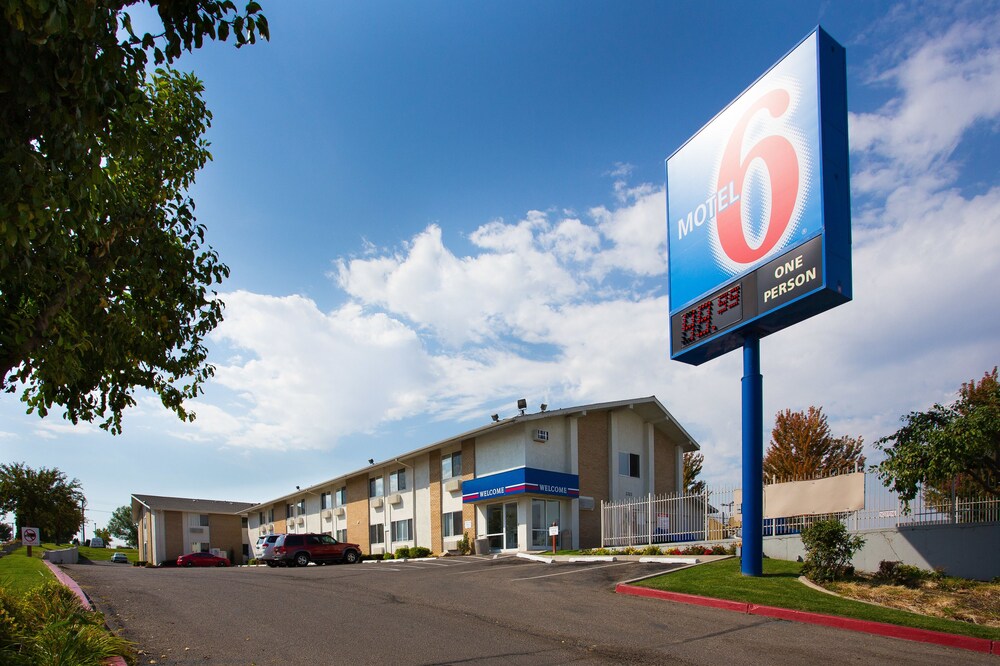 Book Motel 6 Boise Airport In Hotels Motel 6 Boise Airport