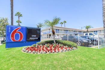 Top 10 Hotels In Tustin Ca