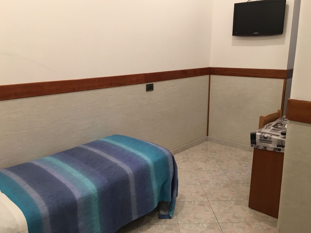 Book Hotel Soggiorno Blu in Rome | Hotels.com Book Hotel Soggiorno Blu in Rome | Hotels.com