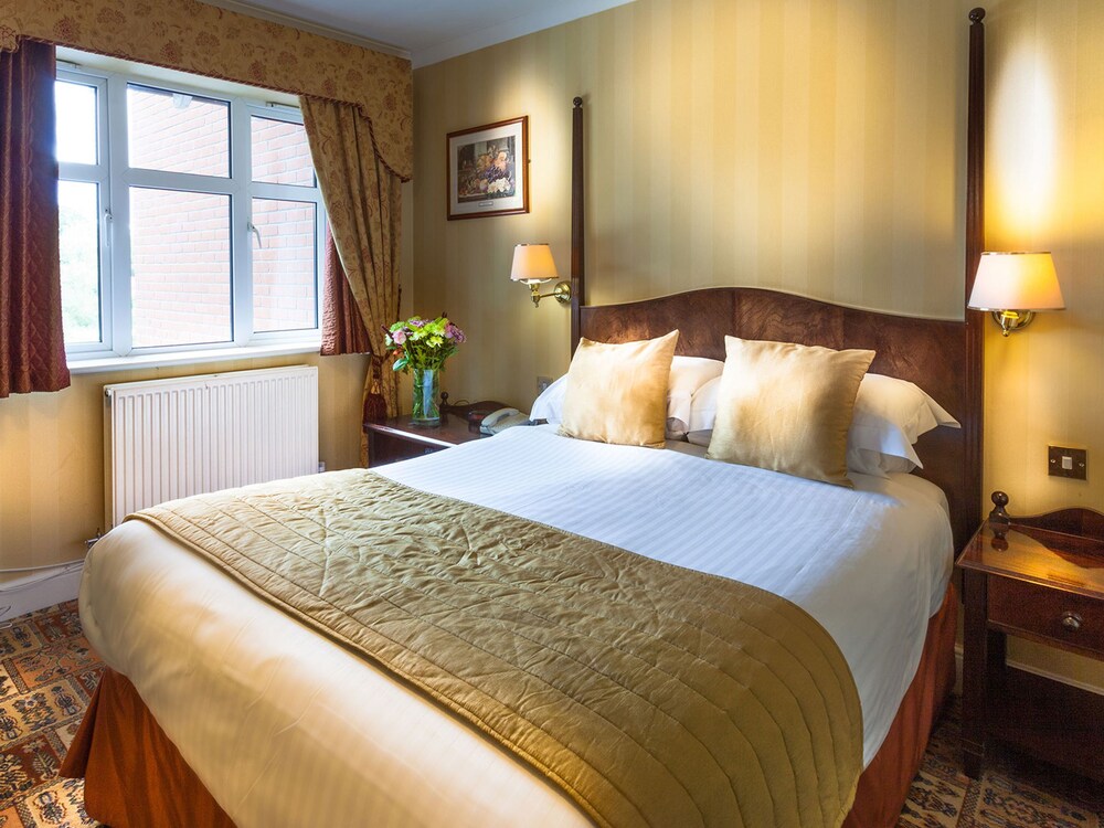 Book Grasmere House Hotel in Salisbury