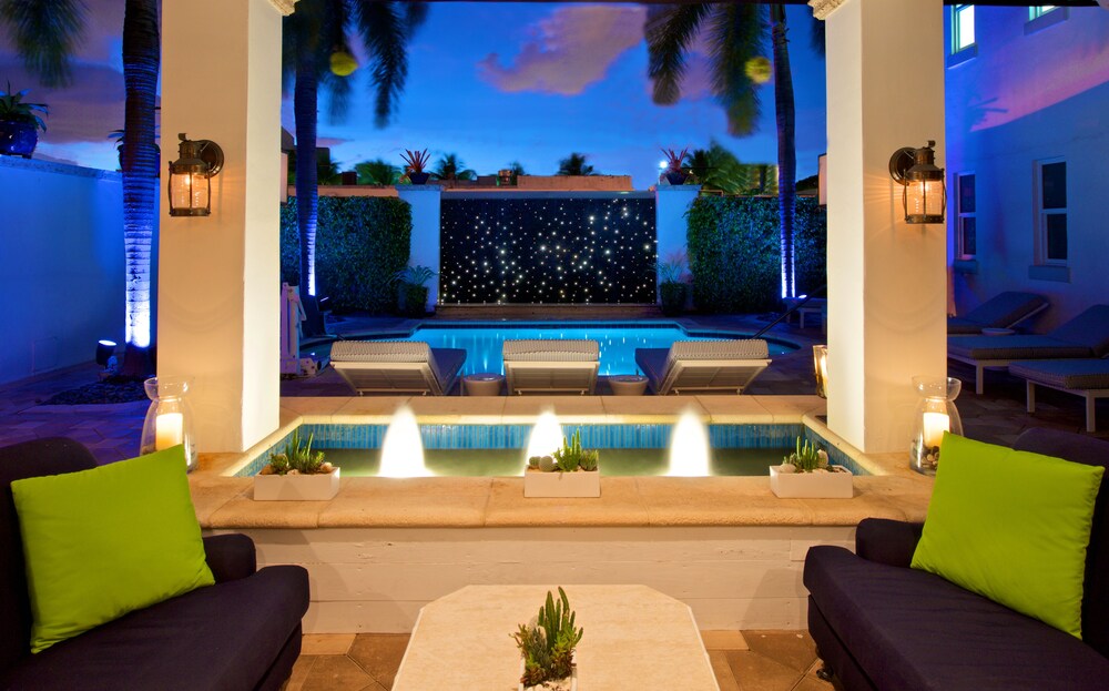 Book Blue Moon Hotel In Miami Beach Hotelscom