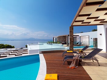 Φωτογραφία του Wyndham Loutraki Poseidon Resort, Λουτράκι-Άγιοι Θεόδωροι