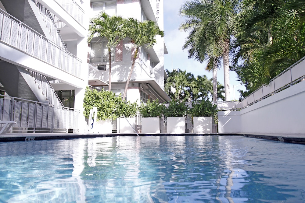 Book Crest Hotel Suites In Miami Beach Hotels Crest Hotel Suites Miami Beach