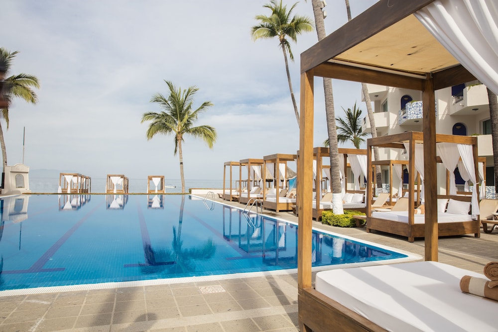 Book Crown Paradise Golden Puerto Vallarta All Inclusive in Puerto 