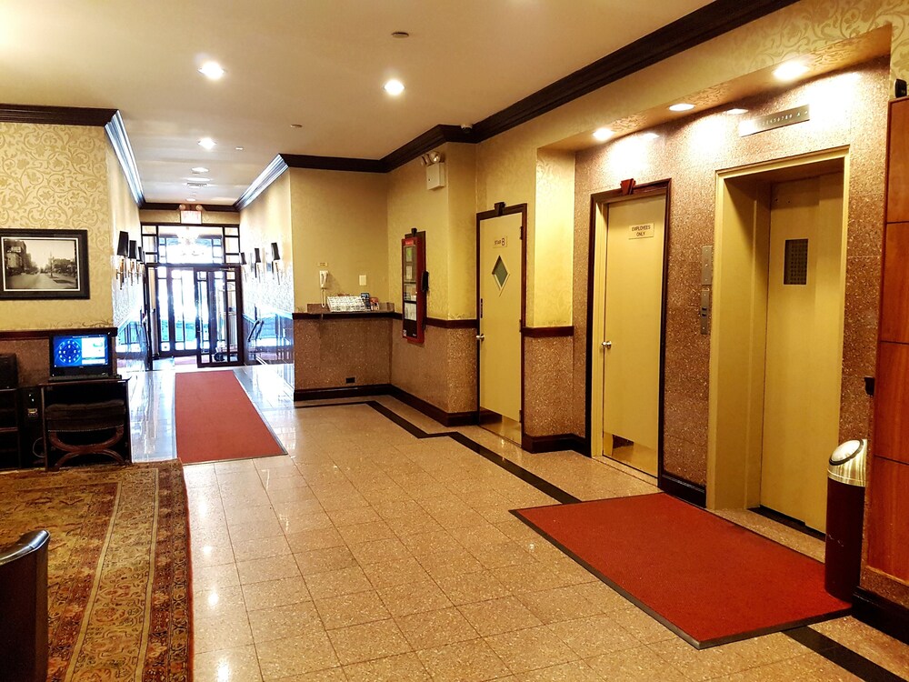 牛顿酒店, 纽约, 前台