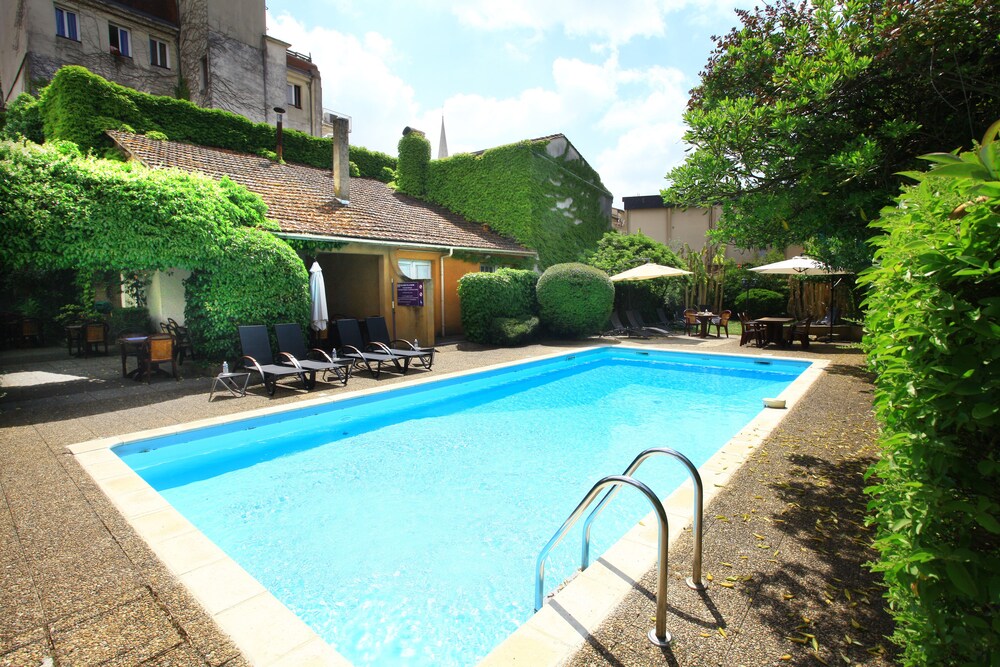 Inter Hotel Bergerac De Bordeaux France Inter Hotel Bergerac De Bordeaux Outdoor Pool