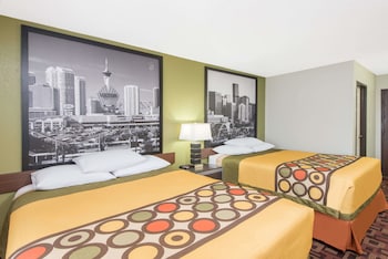 Book Super 8 By Wyndham Moberly Mo In Hotels Super 8 By Wyndham Moberly Mo Guest Room