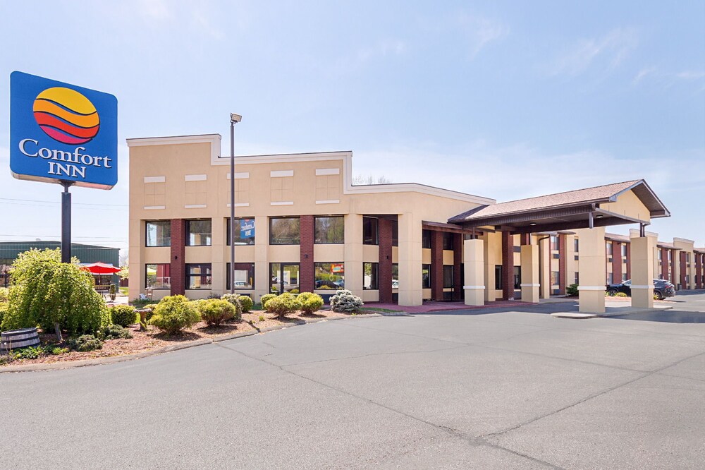 Book Comfort Inn Near Grand Central Mall In Parkersburg Hotels Comfort Inn Near Grand Central Mall Parkersburg