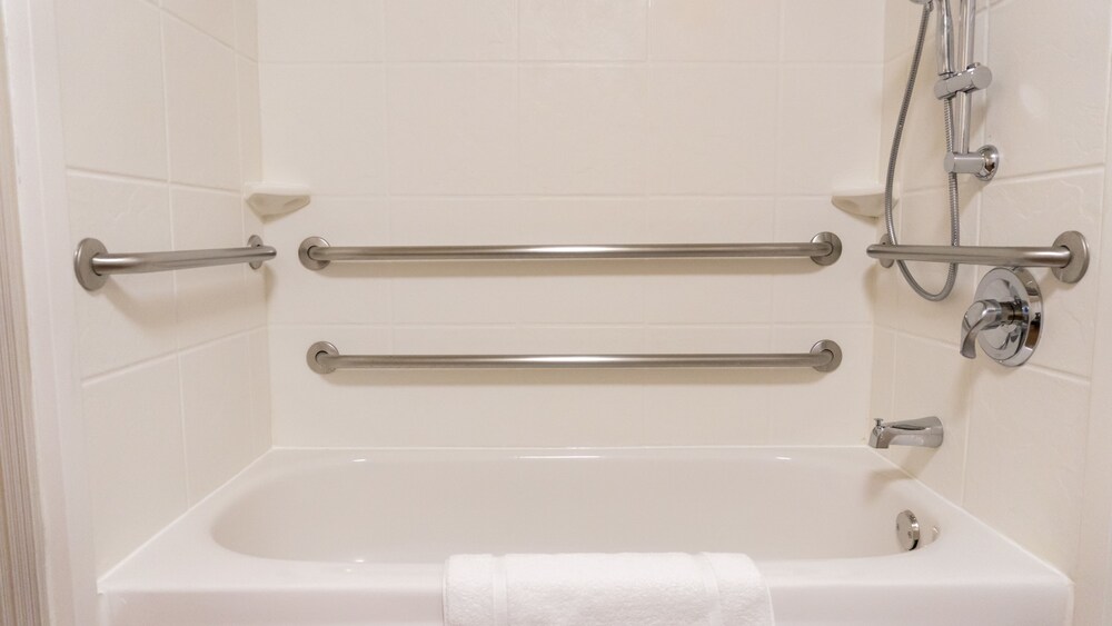 hilton garden inn plymouth plymouth one king accessible with bathtub bathroom - Hilton Garden Inn Plymouth Mi hilton garden inn plymouth plymouth one king accessible with bathtub bathroom - Hilton Garden Inn Plymouth Mi