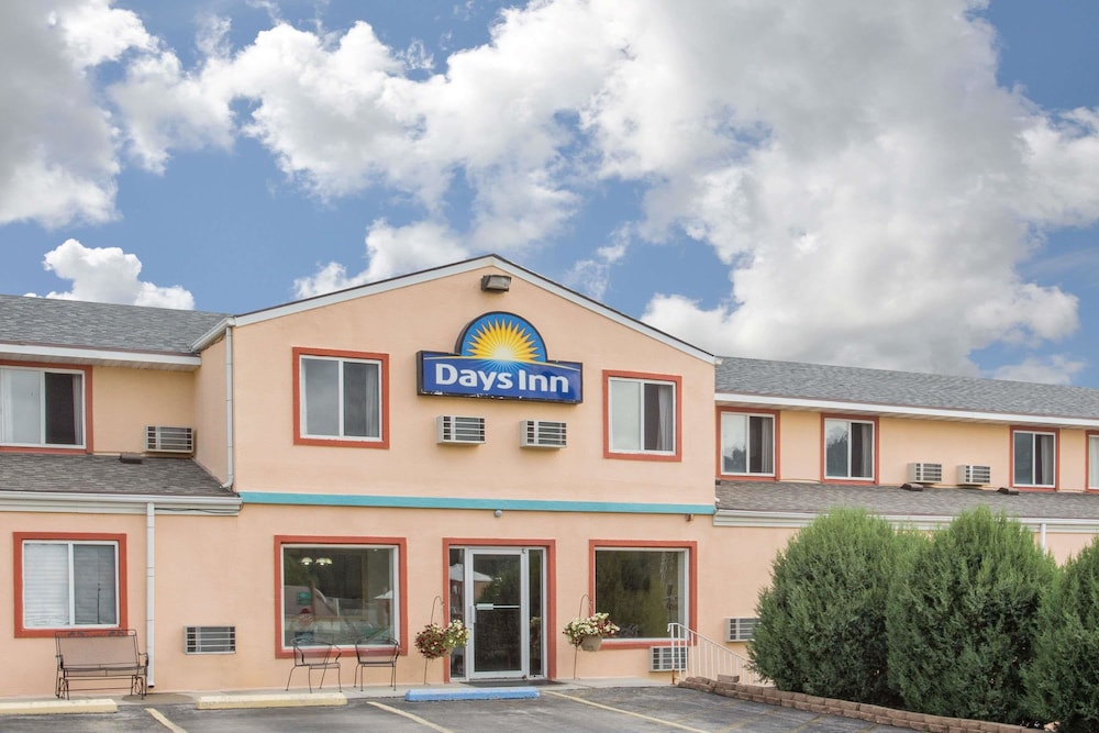 Book Days Inn By Wyndham Custer In Hotels Days Inn By Wyndham Custer