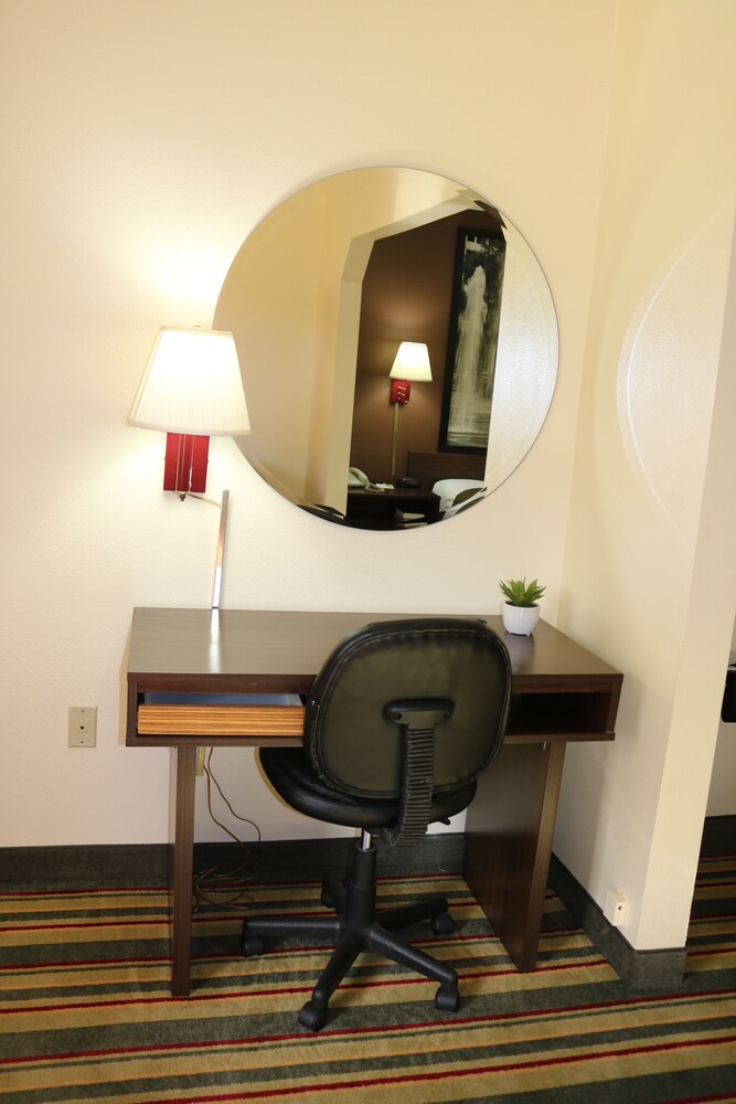 Book Super 8 By Wyndham Dublin In Dublin Hotelscom