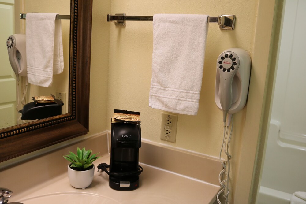 Book Super 8 By Wyndham Dublin In Dublin Hotelscom