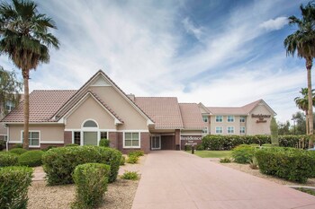 15 Closest Hotels To Arrowhead Towne Center In Glendale