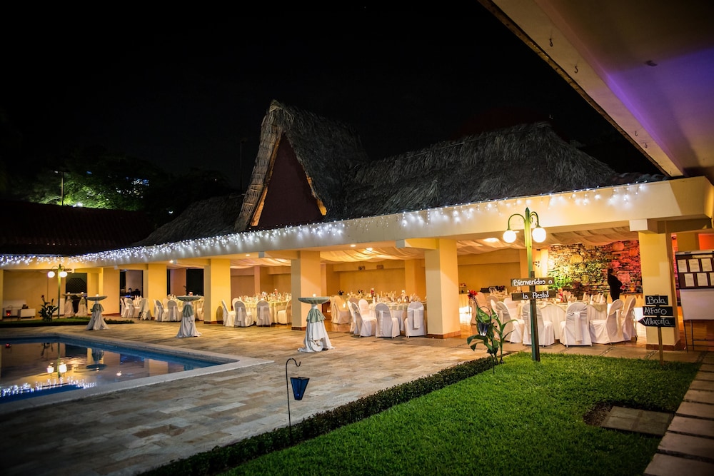 Book Best Western Plus Hotel Terraza In San Salvador Hotels Best Western Plus Hotel Terraza San Salvador Exterior