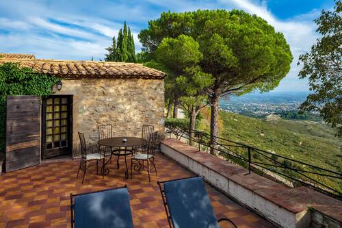 Book Garrigae Abbaye De Sainte Croix In Salon De Provence Hotels Com