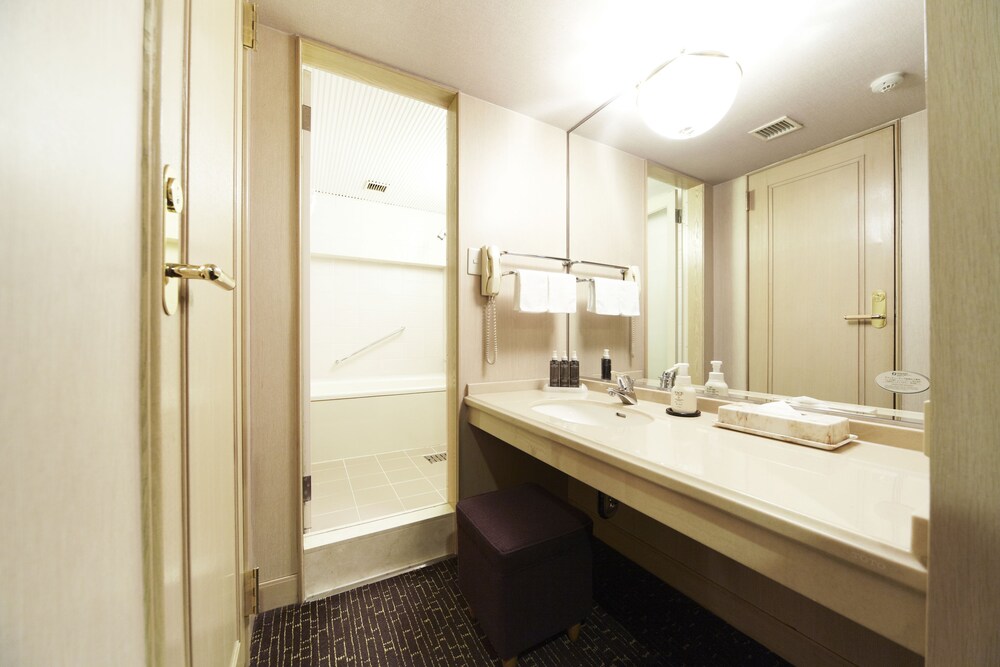 大阪新阪急ホテル 阪急うめだ本店の近くに位置する3 5つ星ホテル 宿泊予約はホテルズドットコム