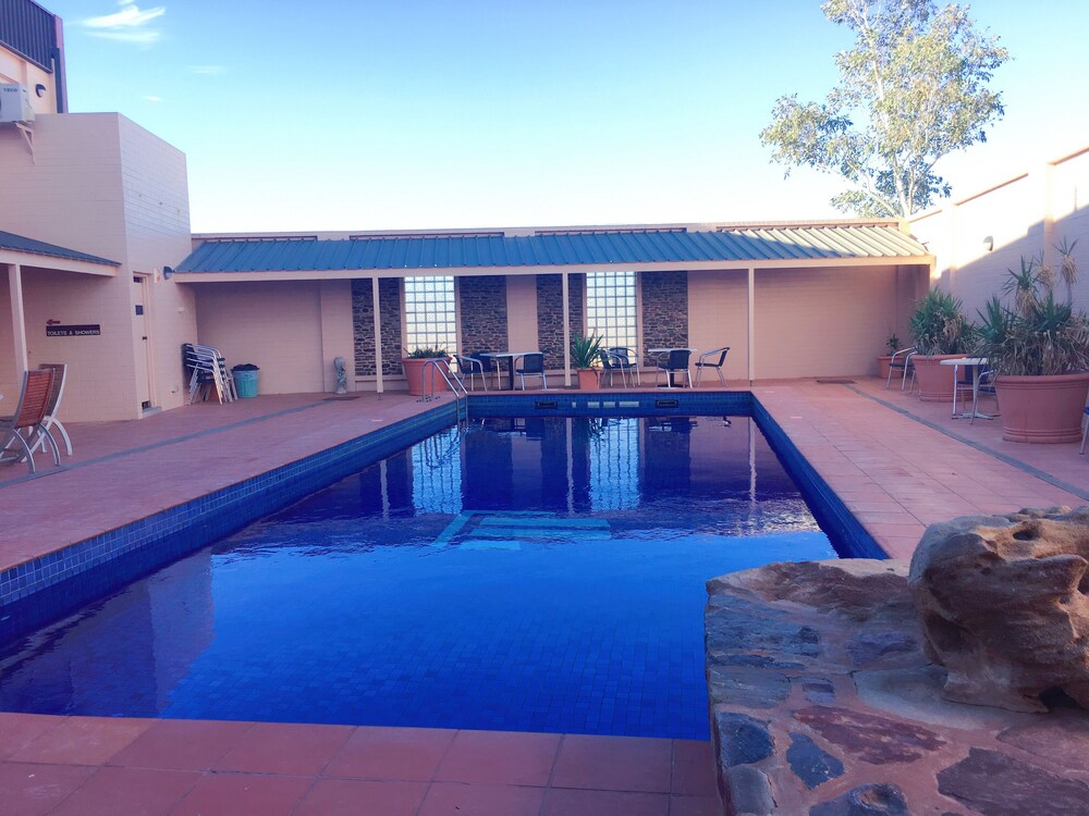 Book Desert Cave Hotel in Coober Pedy