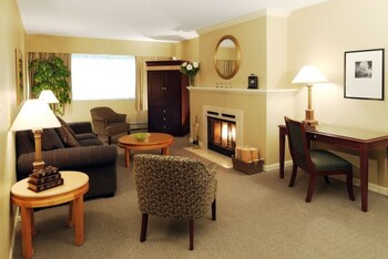 Picture of Rosellen Suites At Stanley Park in Vancouver