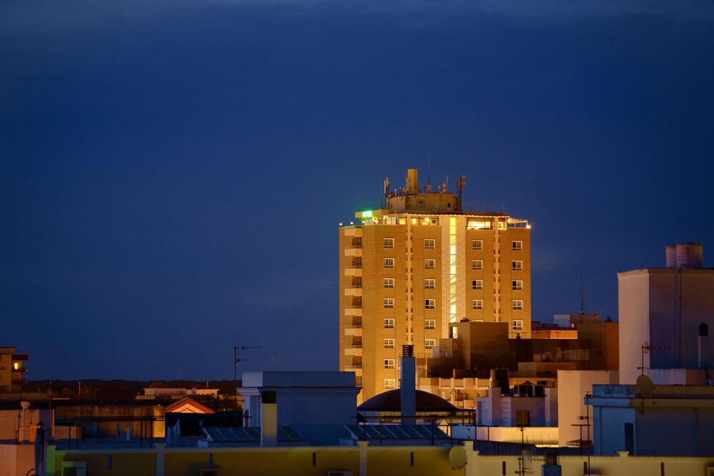 Hotel Guadalquivir Sanlucar De Barrameda Hotels Com