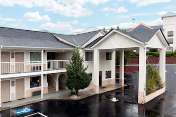 15 Closest Hotels To North Georgia Premium Outlet Mall In 15 Closest Hotels To North Georgia Premium Outlet Mall In Dawsonville