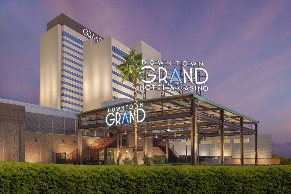 Book Downtown Grand Las Vegas In Hotels Downtown Grand Las Vegas Street View