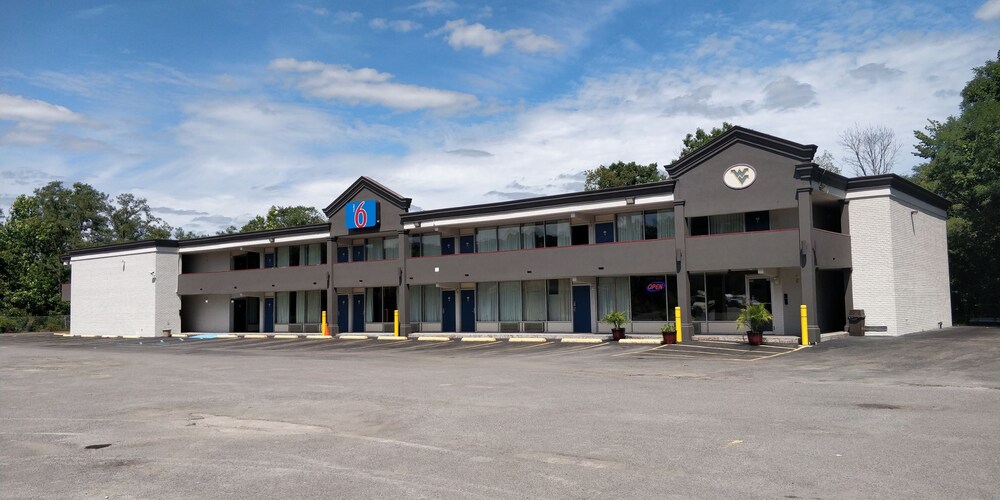 Book Motel 6 Morgantown Wv In Morgantown Hotels Com