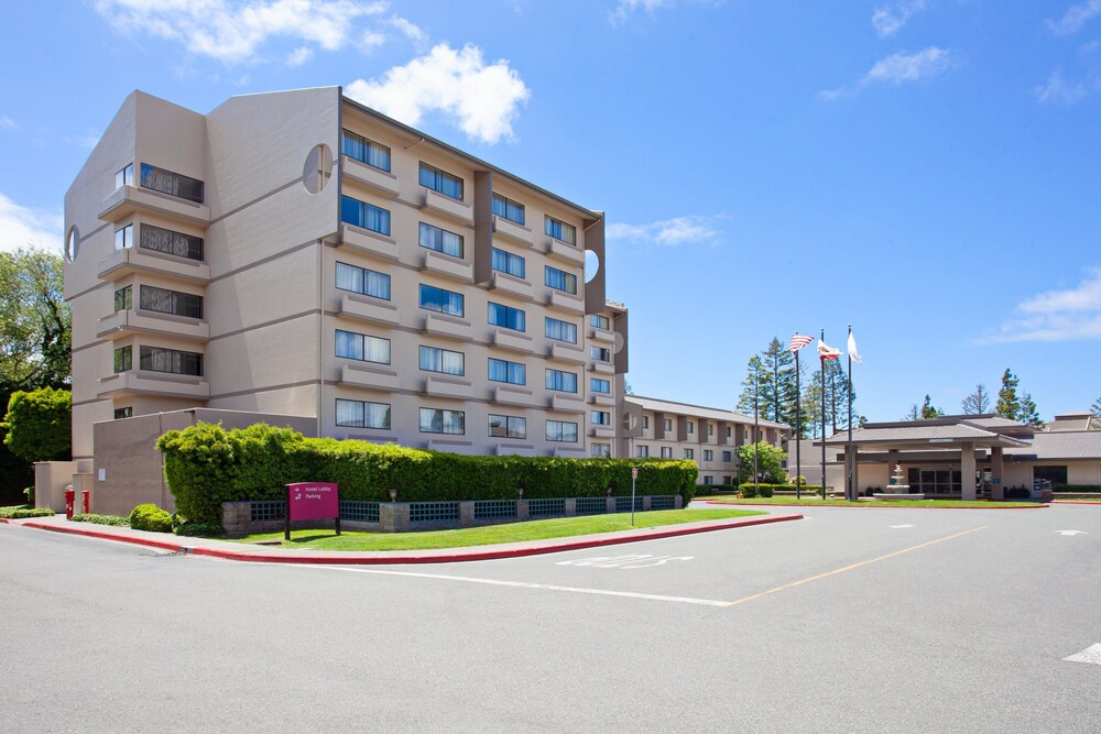 Book Crowne Plaza Silicon Valley N Union City An Ihg Hotel In Union City Hotels Com