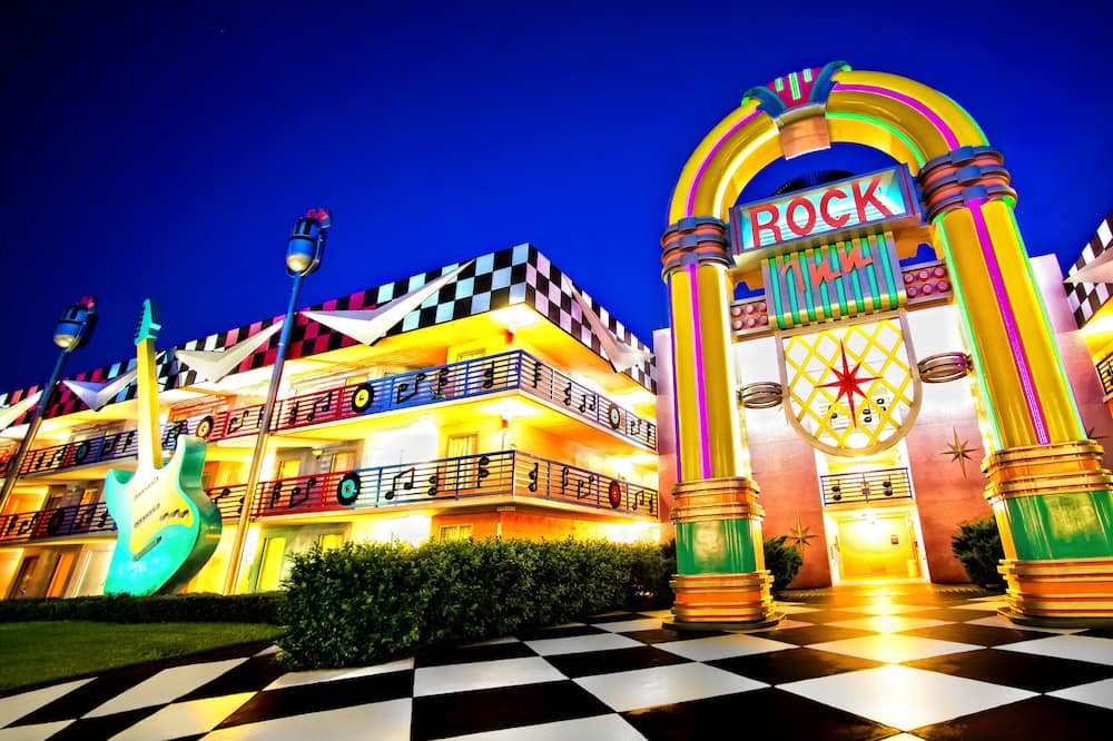 Disney All-Star Music Resort em Orlando. Hotéis bons e baratos em Orlando