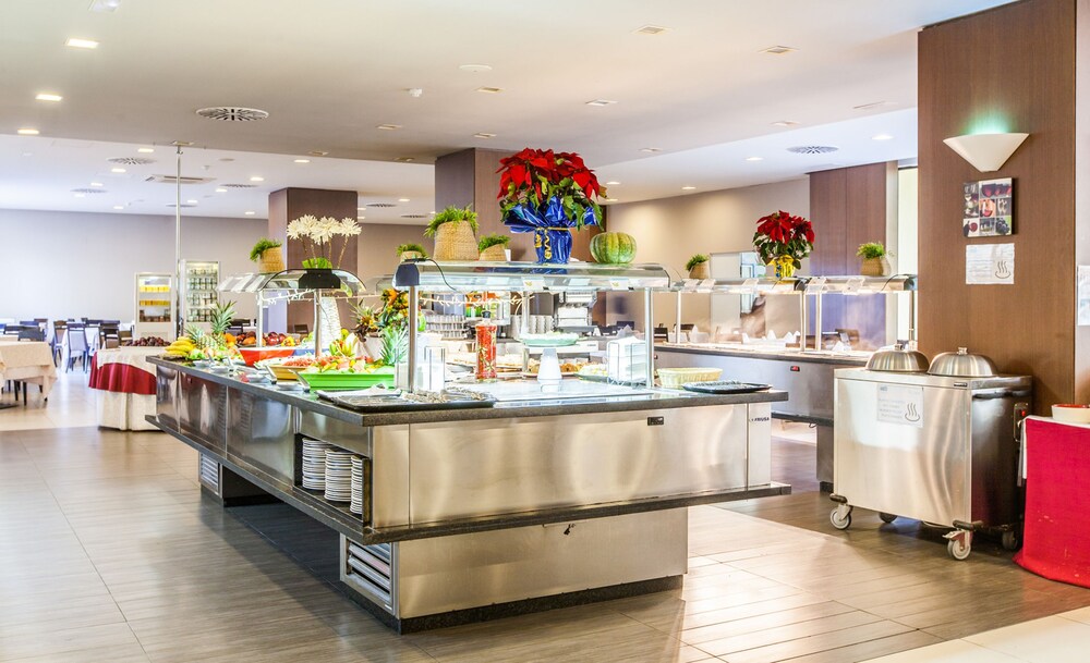 Gran Cervantes By Blue Sea In Torremolinos Hotels Com