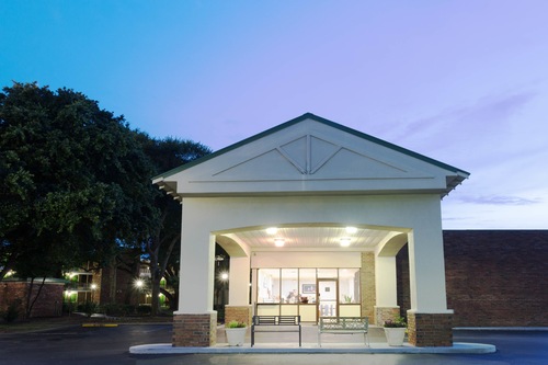 Book Days Inn By Wyndham Mt Pleasant Charleston Patriots Point In Mount Pleasant Hotels Com