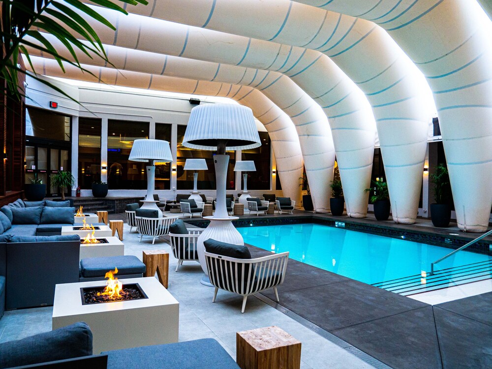 Age To Book A Hotel In Canada / Book Cambridge Suites Hotel Toronto In Toronto Hotels Com / The