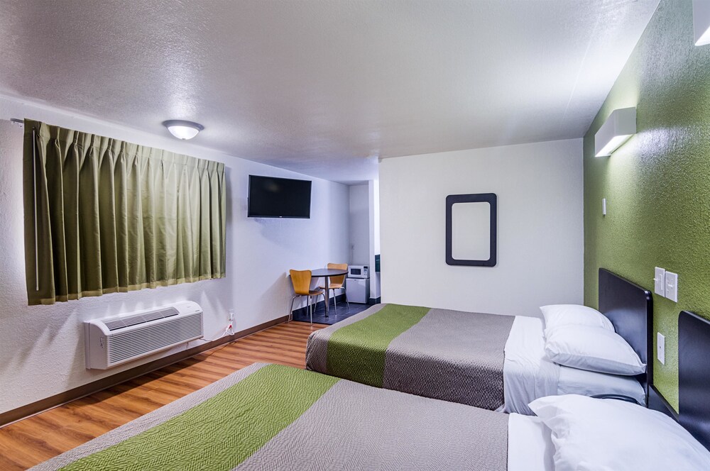 Reviews for Motel 6 Childress, TX, Childress