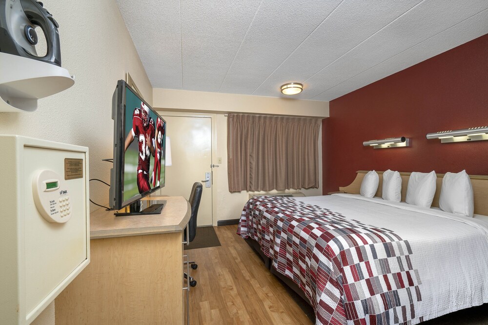Book Red Roof Inn Tampa Fairgrounds Casino In Tampa Hotels Com
