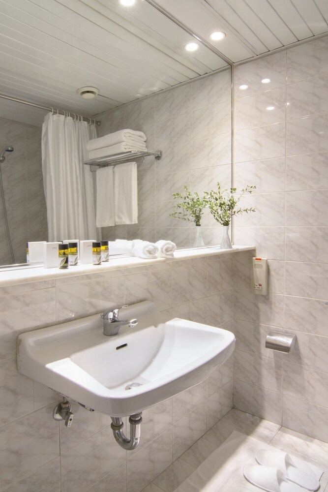 泰坦尼亚酒店, 雅典, 单人房, 浴室