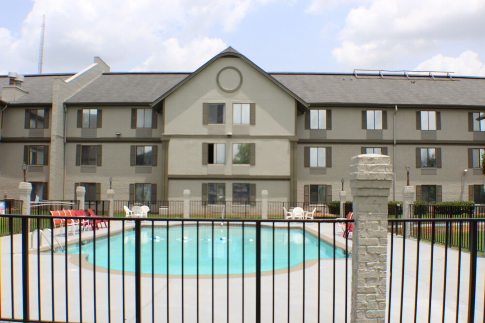 Book Araamda Inn Norcross In Norcross Hotelscom