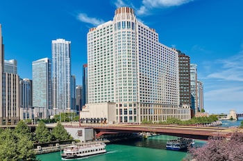 15 Closest Hotels To Navy Pier In Chicago