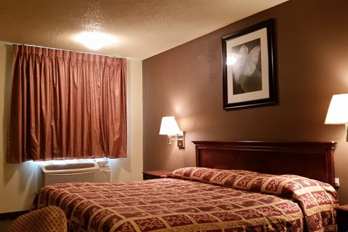 Book Travel Inn Motel In Hartford Hotels Com
