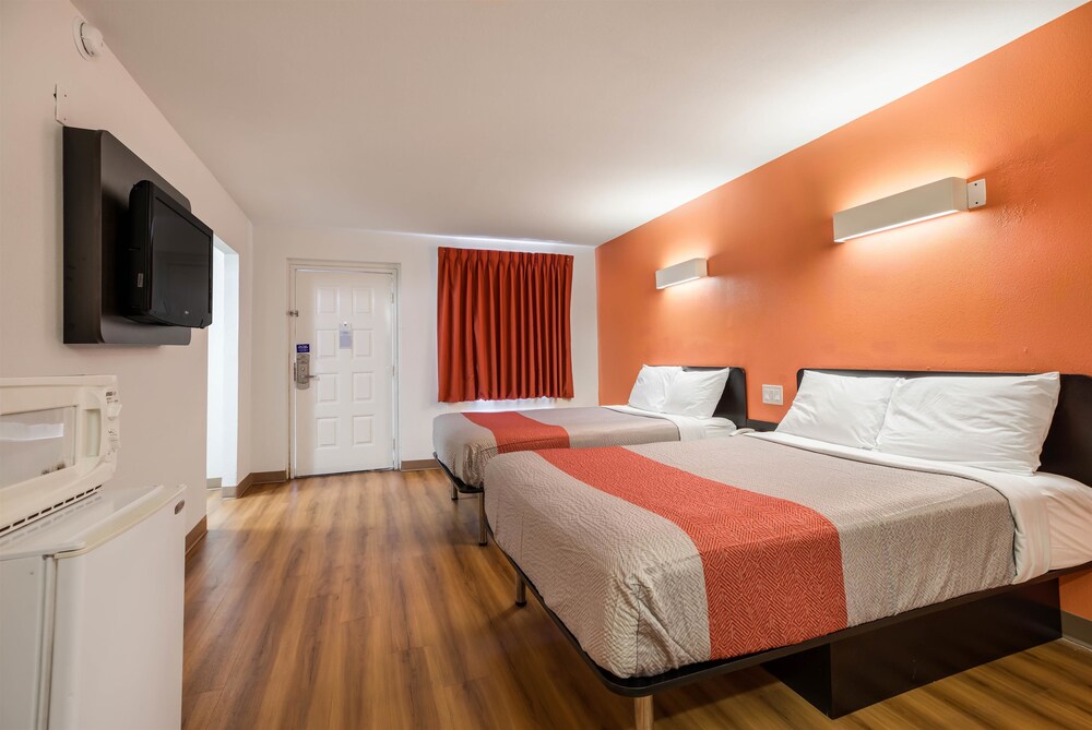 Book Motel 6 Beaumont Tx In Beaumont Hotels Com