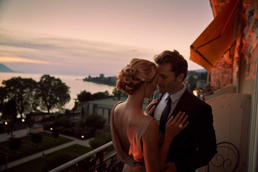 Hotels com Deals Discounts for Hotel Reservations from Luxury