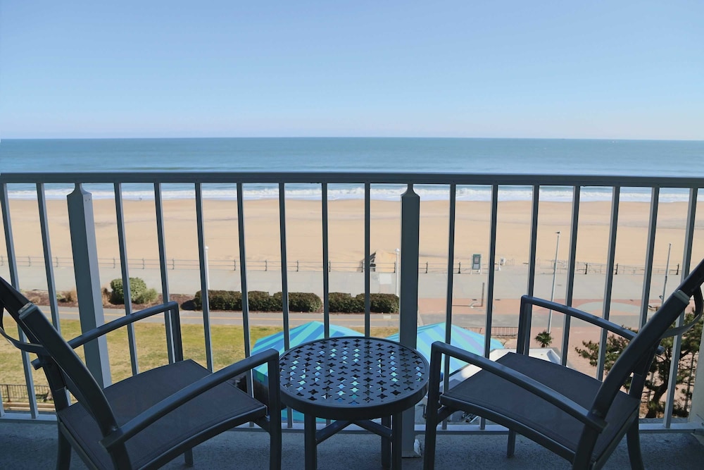 Book Surfbreak Oceanfront Hotel An Ascend Collection Member Surfbreak Oceanfront Hotel An Ascend Collection Member Virginia Beach