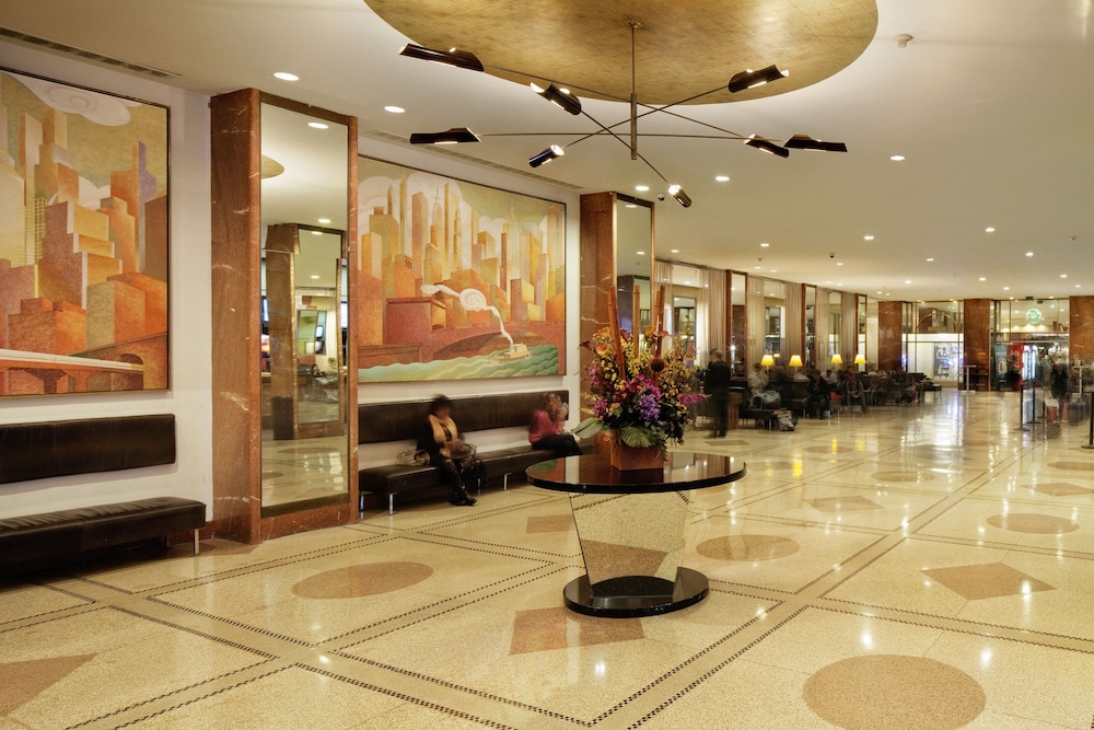 Book Hotel Pennsylvania In New York Hotels Hotel Pennsylvania New York Interior Entrance