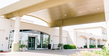 Picture of Victoria Inn Hotel and Convention Centre Winnipeg in Winnipeg