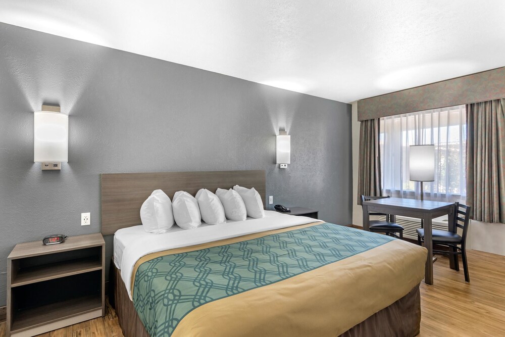 Book Econo Lodge Socorro In Socorro Hotelscom