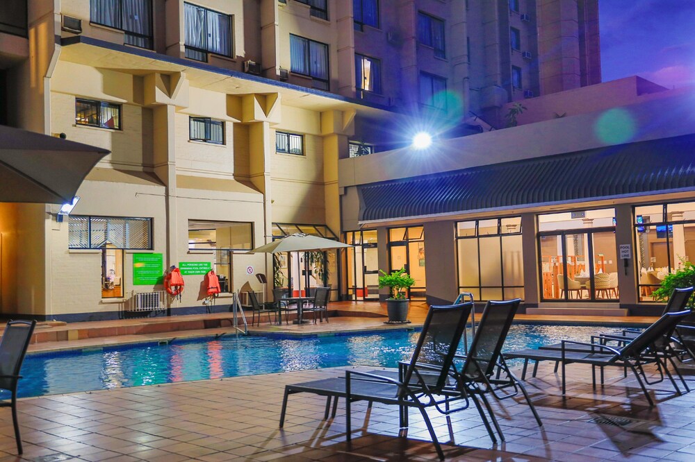 Holiday Inn Harare, an IHG Hotel (Harare, Zimbabwe), Harare hotel