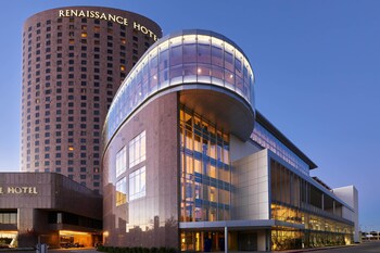 15 Closest Hotels To Dallas Market Center In