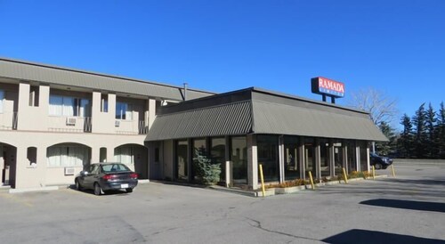 Book Ramada Limited Calgary Northwest In Hotels